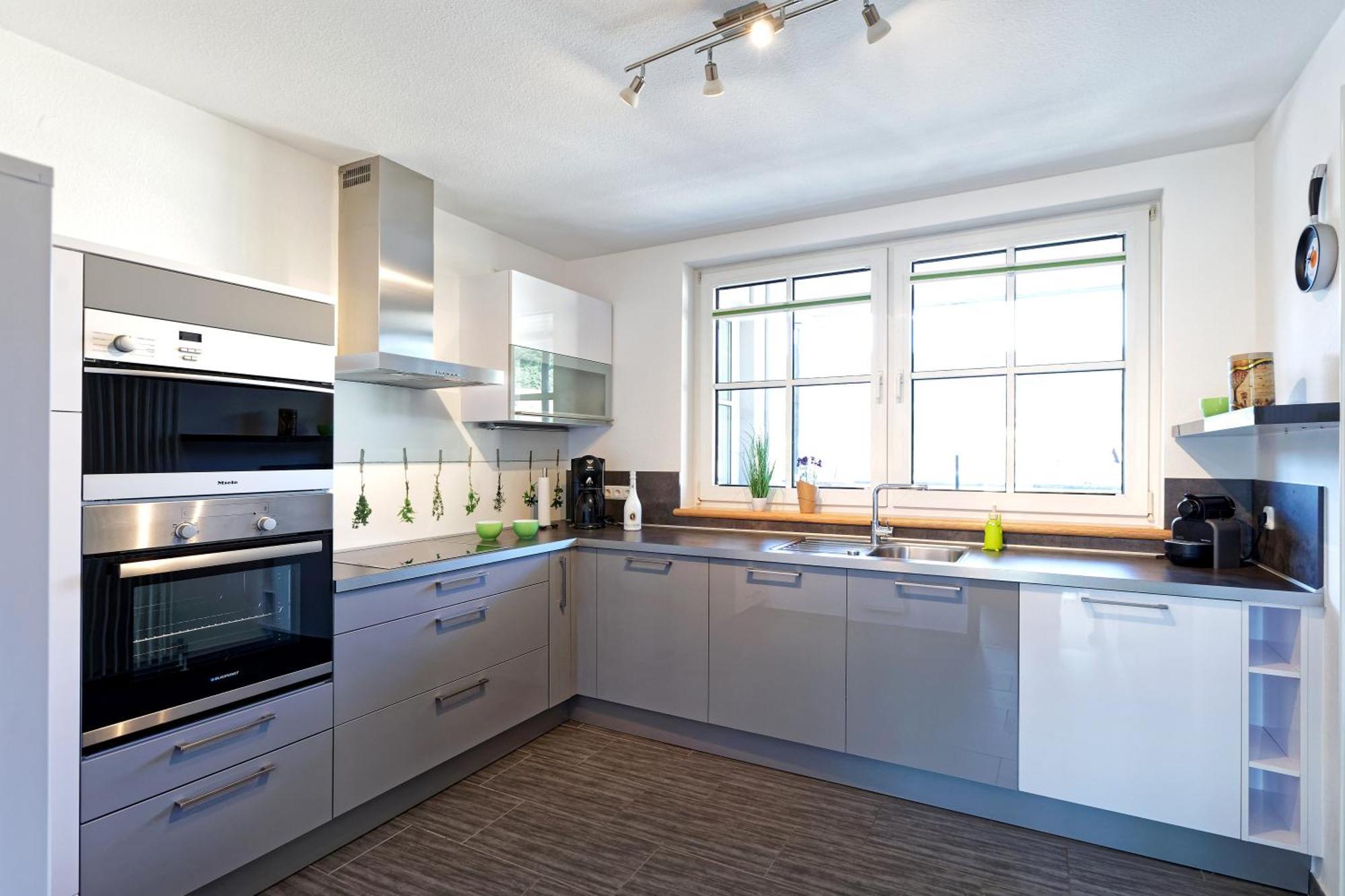Grosszuegiges Helles Penthouse -Komplette Etage- Mit Balkon Und Stellplatz In Ruhiger Lage Kulmbach Exteriör bild