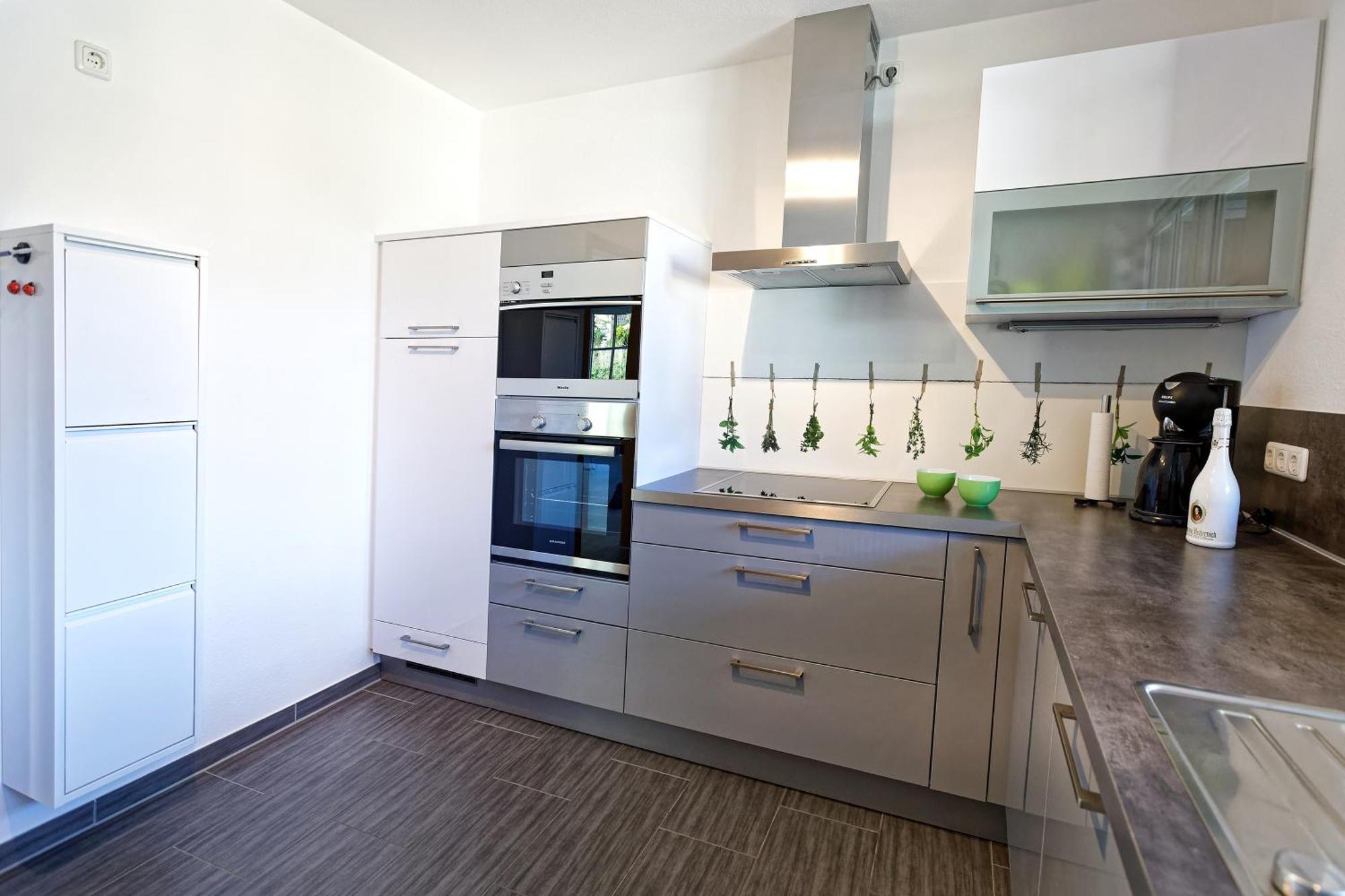 Grosszuegiges Helles Penthouse -Komplette Etage- Mit Balkon Und Stellplatz In Ruhiger Lage Kulmbach Exteriör bild