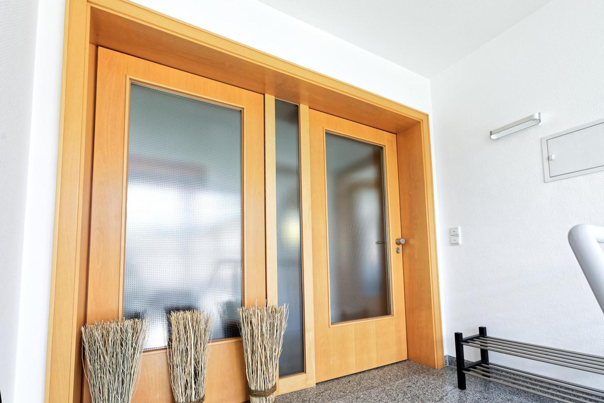 Grosszuegiges Helles Penthouse -Komplette Etage- Mit Balkon Und Stellplatz In Ruhiger Lage Kulmbach Exteriör bild