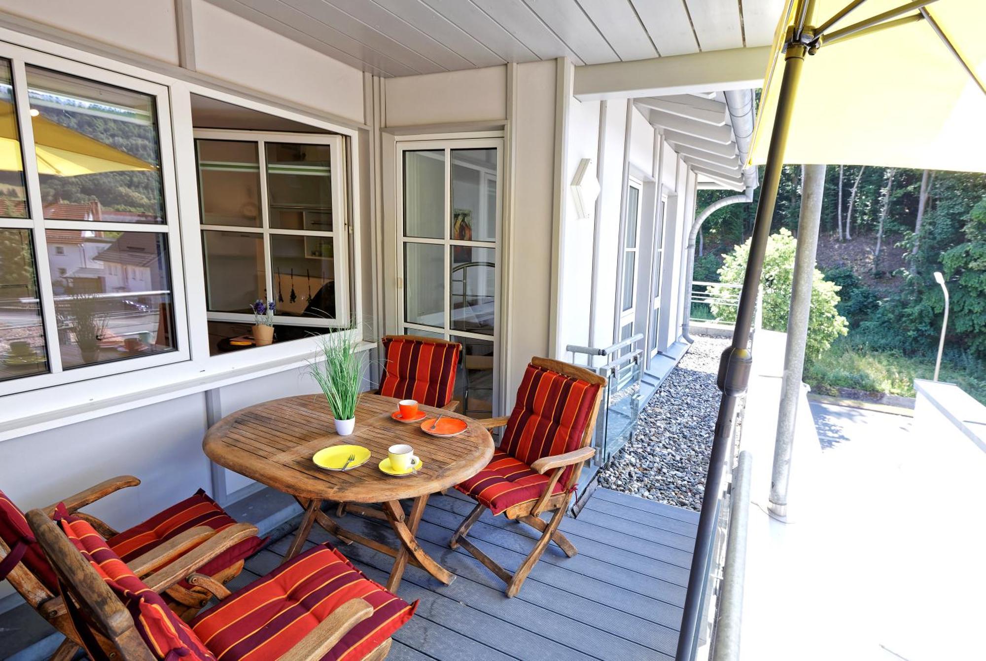 Grosszuegiges Helles Penthouse -Komplette Etage- Mit Balkon Und Stellplatz In Ruhiger Lage Kulmbach Exteriör bild