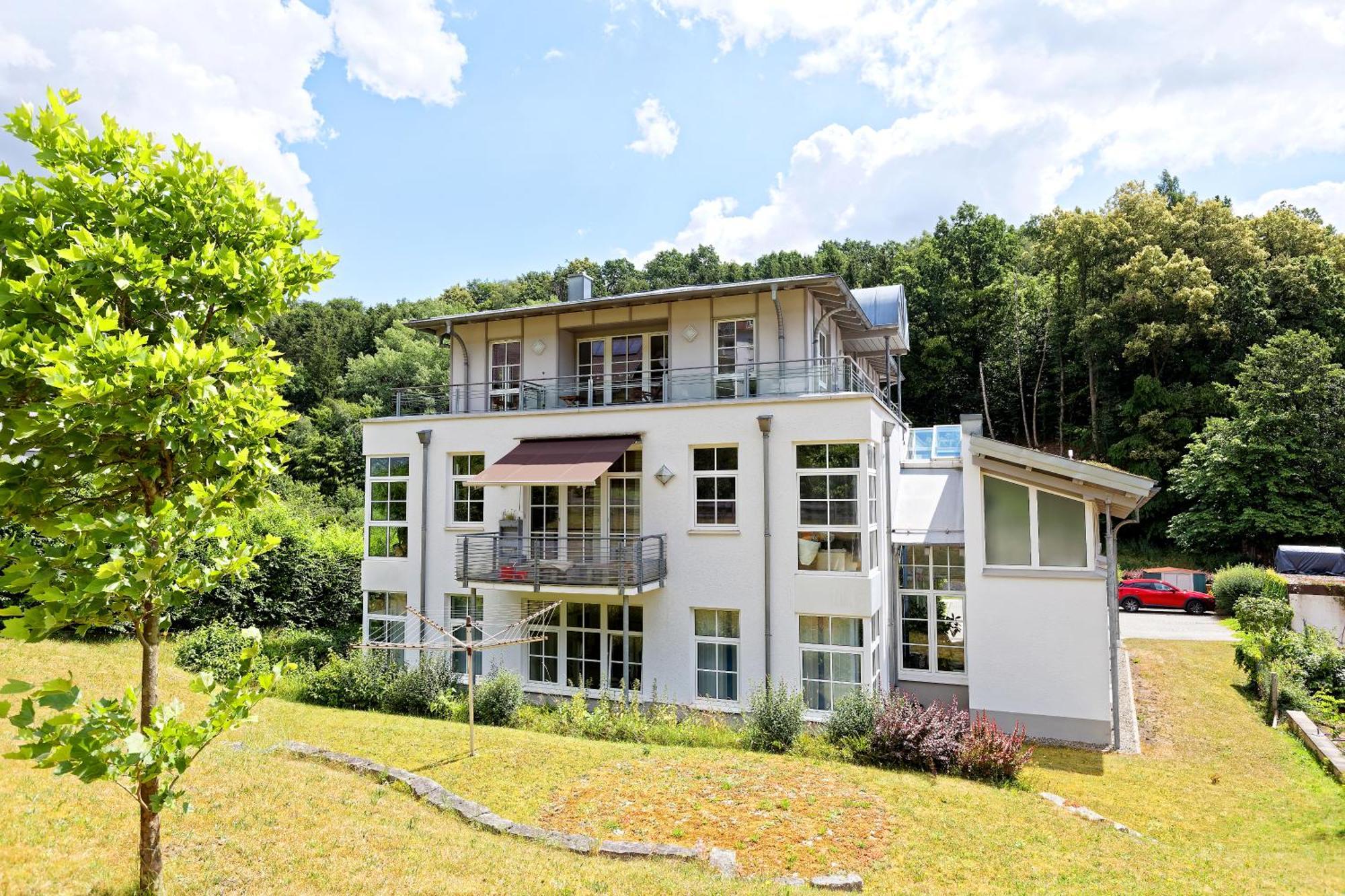 Grosszuegiges Helles Penthouse -Komplette Etage- Mit Balkon Und Stellplatz In Ruhiger Lage Kulmbach Exteriör bild
